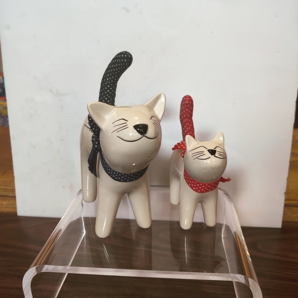 Enesco Other - Enesco Cat Figurine Pair with Red and Black Scarves